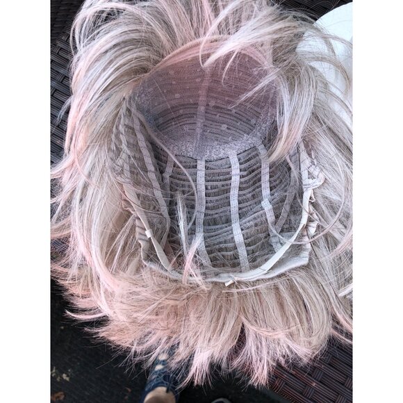 Wig Womens Short Layered Silver Grey Blonde Wig Wispy Gray Shag - Picture 11 of 11